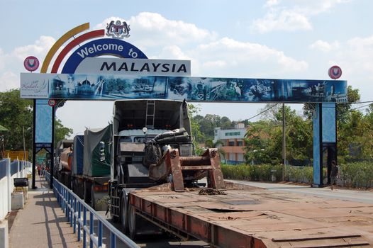 Trucks at border from Thailand to Malaysia