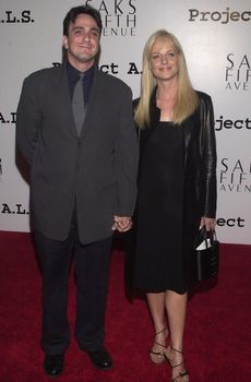 Hank Azaria and Helen Hunt at the 2nd Annual ALS Benefit at the Hollywood Palladium, 04-10-00