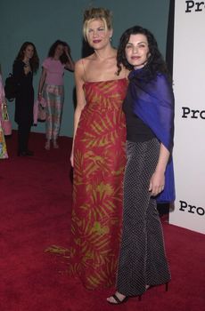 Kristen Johnston and Julianna Margulies at the 2nd Annual ALS Benefit at the Hollywood Palladium, 04-10-00