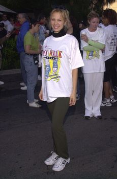 Marnette Patterson at the MS Walk 2000, where the cast of "Laverne and Shirley" reunited. Burbank, 04-09-00