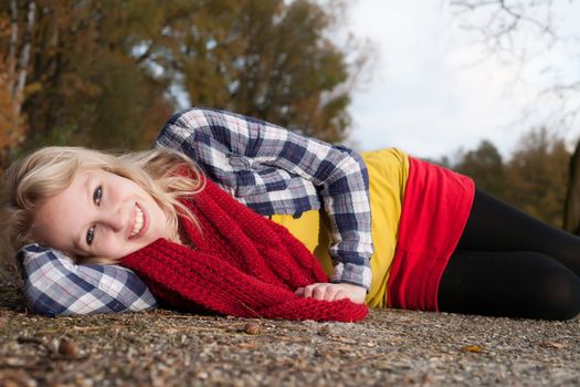 Blong teenage fashion girl in the autumn