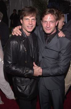 Bill Paxton and Thomas Kretschmann at the premiere of Universal's "U-571" in Westwood, 04-17-00