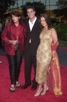 Noah Wyle, Tracy Warbin and Mom at the Planet Hope Gala hosted by Sharon and Kelly Stone in Woodland Hills. 08-07-00