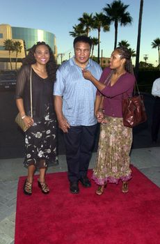 Muhammad Ali and Meme and Hannah at the premiere of "Original Kings of Comedy" in Hollywood. 08-10-00