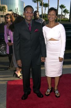 D.L. Hughley and Ladonna at the premiere of "Original Kings of Comedy" in Hollywood. 08-10-00