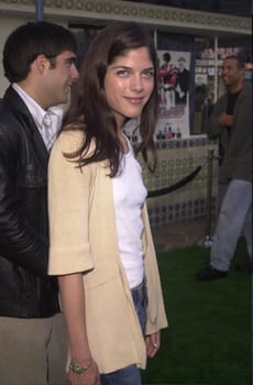 Selma Blair at the premiere of The Replacements in Westwood. 08-07-00