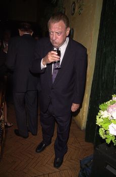 Rodney Dangerfield at the premiere of My 5 Wives in Santa Monica. 08-28-00