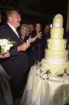 Rodney Dangerfield at the premiere of My 5 Wives in Santa Monica. 08-28-00