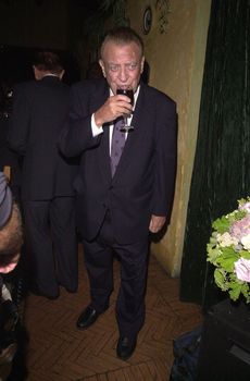 Rodney Dangerfield at the premiere of My 5 Wives in Santa Monica. 08-28-00