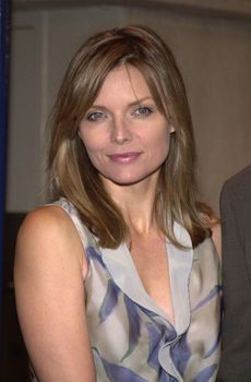 Michelle Pfeiffer at the premiere of 20th Century Fox's "Cast Away" in Westwood, 12-07-00