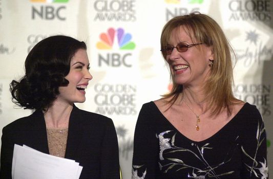 Lara Flynn Boyle and Christine Lahti at the 2000 Golden Globe Nominations Announcement, Beverly Hills, 12-21-00