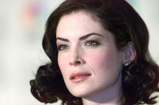 Lara Flynn Boyle at the 2000 Golden Globe Nominations Announcement, Beverly Hills, 12-21-00