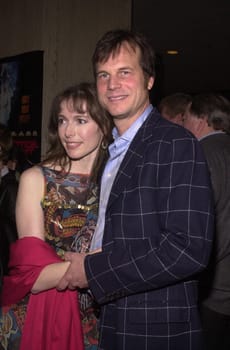 Bill Paxton and Louise Newbury at the premiere of Columbia Tristar's "Vertical Limit" in Century City, 12-02-00