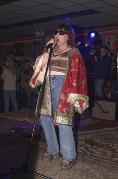 Roseanne performs with her band "Dixx" at Tower Records, Hollywood, 02-21-00