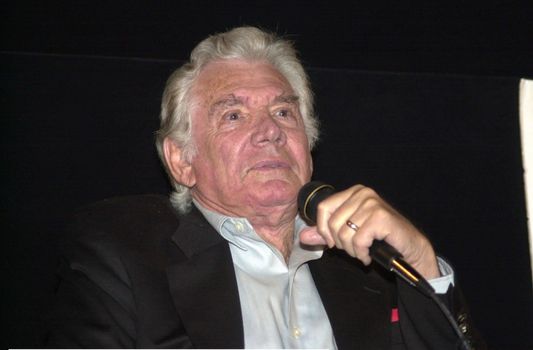 Gene Barry at the American Cinematheque's screening of "War of the Worlds" in Hollywood, 02-12-00