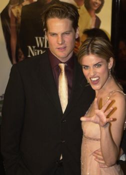 Brian Van Holt and Amanda Peet at the premiere of Warner Brother's "The Whole Nine Yards" in Century City, 02-17-00