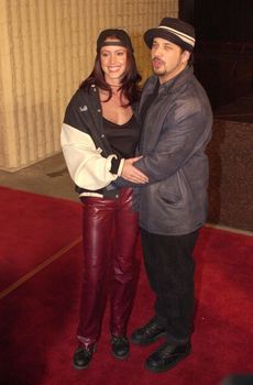 Shannon Elizabeth and Joseph Reitman at the premiere of Dimension Film's "Scream 3" in Westwood, 02-02-00