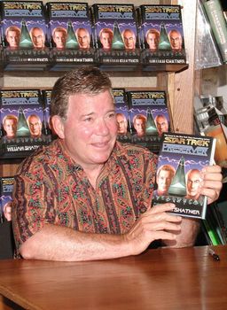 William Shatner at Brentanos Bookstore in the Beverly Center to sign copies of "STAR TREK; PRESERVER," Beverly Hills, 07-31-00