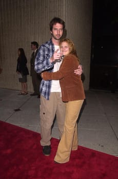 Drew Barrymore and Tom Green at the premiere of Loser in Westwood. 07-20-00