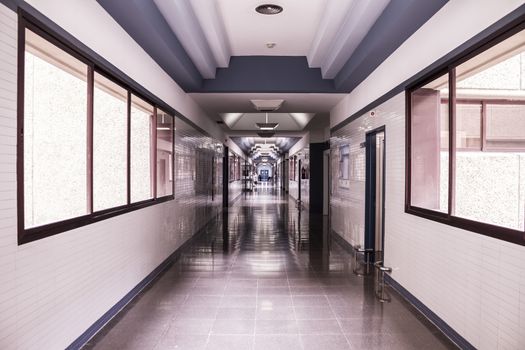 white hospital corridor, clean and hygienic space