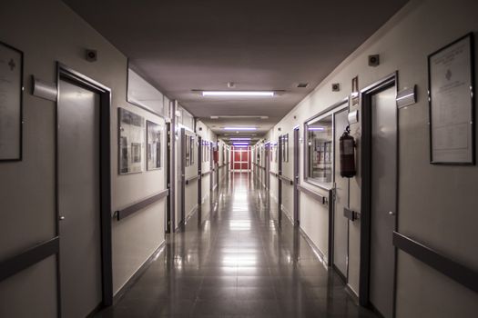 white hospital corridor, clean and hygienic space