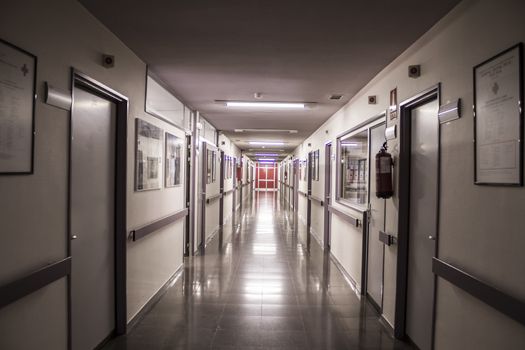 white hospital corridor, clean and hygienic space