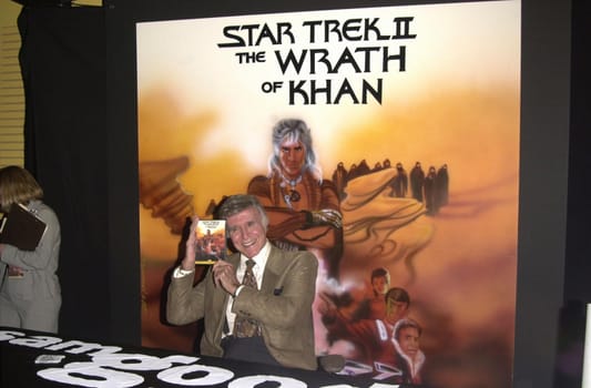 Ricardo Montalban makes an appearance in Universal City in honor of "Star Trek The Wrath Of Khan" DVD release. 07-11-00