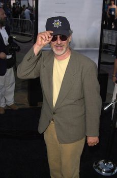 Steven Spielberg at the premiere of "What Lies Beneath" in Westwood. 07-18-00