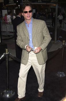 Michelle Pfeiffer and David E. Kelley at the premiere of "What Lies Beneath" in Westwood. 07-18-00