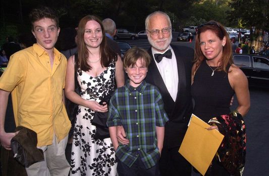 Richard Dreyfuss and family at the Hollywood Bowl Hall of Fame gala, 06-23-00