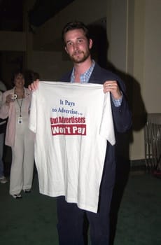 Noah Wyle at a meeting of SAG and AFTRA where members showed their support for the strike against the advertising industry. Sag/Aftra headquarters, 06-13-00
