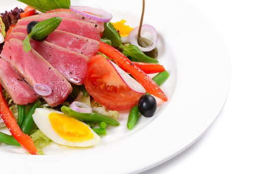 The nicoise with fresh tuna and vegetables