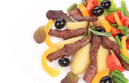 salad with beef fillet
