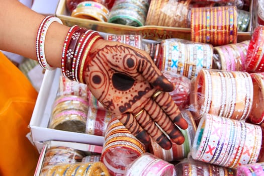 Close up of hand with henna painting, Sadar Market, Jodhpur, Rajasthan, India