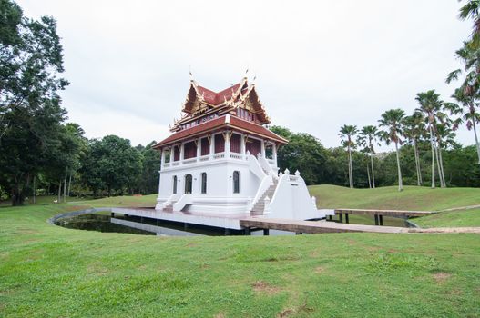 Pavilion at a temple
Located in the middle of the water.