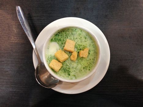 closed up the dish of spinach soup