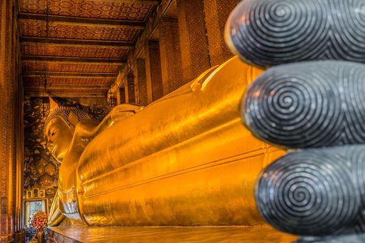 reclining buddha Wat Pho temple bangkok thailand