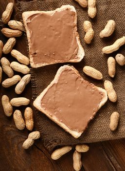 Sandwiches with peanut butter