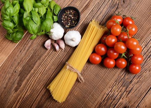 spaghetti pasta on wooden background
