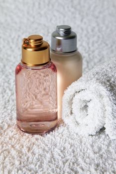 the isolated of the shampoo bottle set in spa on white background