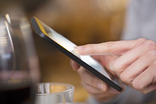 female smartphone pub texting sms fingers pub messgae e-mail