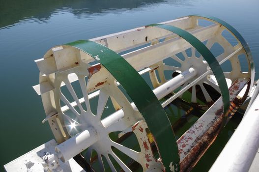 Mechanical wheel on a Mississippi boat style