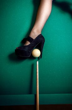 High heel shoe as billiard pocket