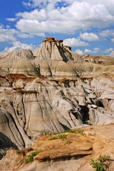 View of the Badlands and hoodoos in Dinosaur provincial park, Alberta, Canada