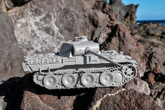 Old Ancient Vinatge Figurine Model Gray Tank From World War