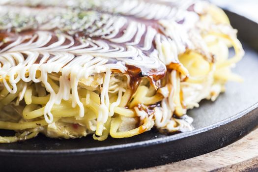 Modanyaki Okonomiyaki Japanses Pizza
