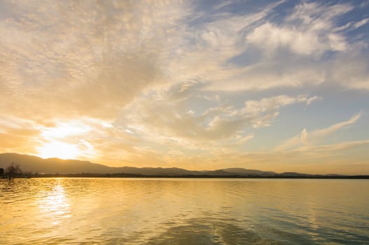 Sunrise in the morning. At the edge of the reservoir.