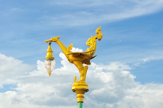 floor lamp for decorate garden or walkway. The structure of the golden bird