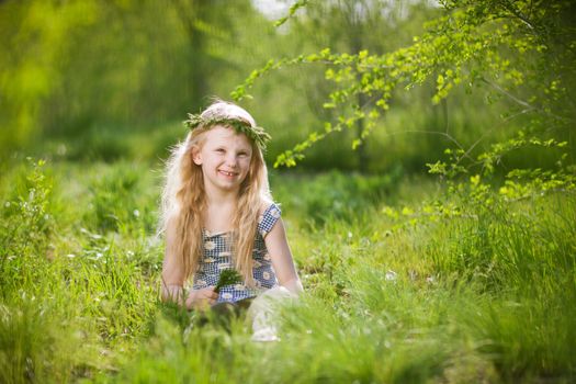 girl in the park at spring