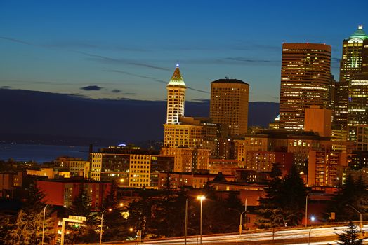 smith tower at seattle in the evening